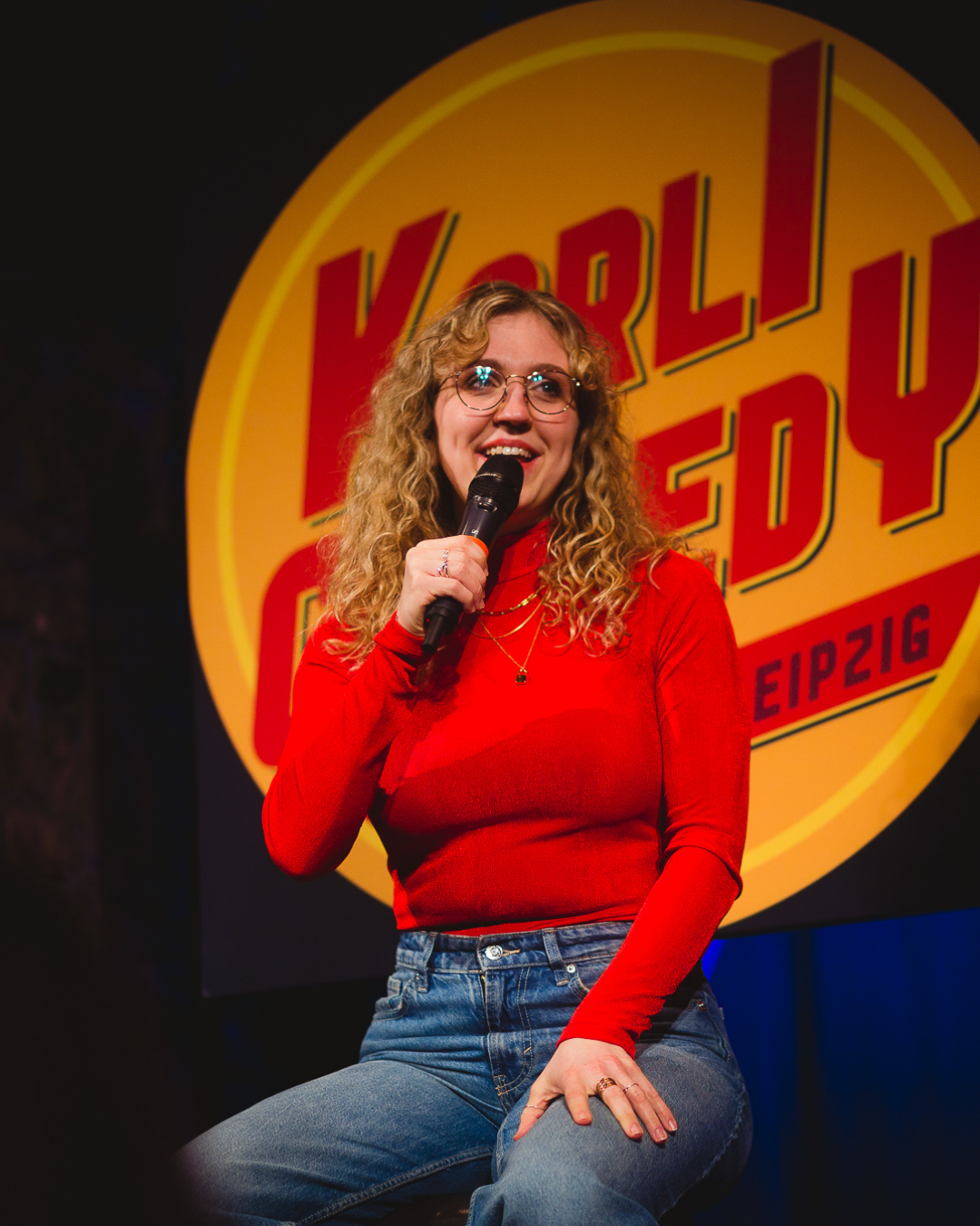 Comedian bei einer Comedy Show im Karli Comedy Club